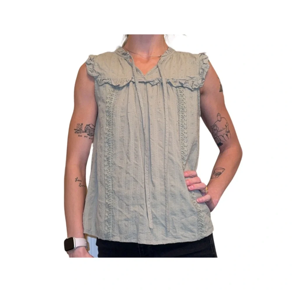 🌿 Olive Green Ruffle Top - MINE 🌿 Size Small - Picture 3 of 4